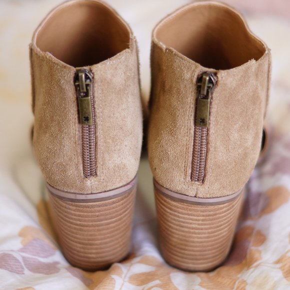 NEW 9.5 lucky brand keight peep toe *stain - Picture 6 of 8